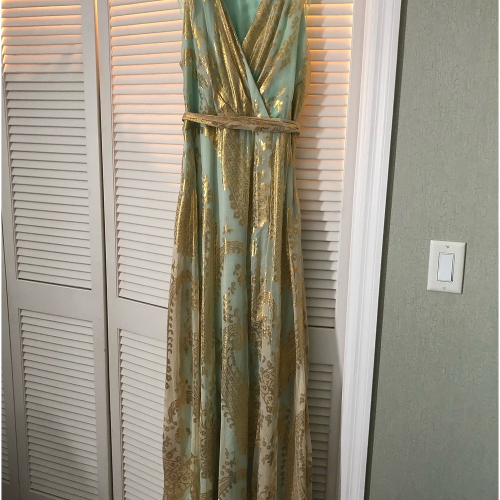 LF Leslie Faye dinner or evening dress.